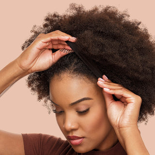 Peruca com Faixa Kinky 40cm (160g) Queen Friday